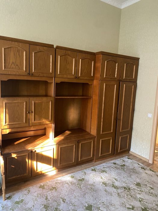 Продаж шафи для вітальні або спальні у Львові