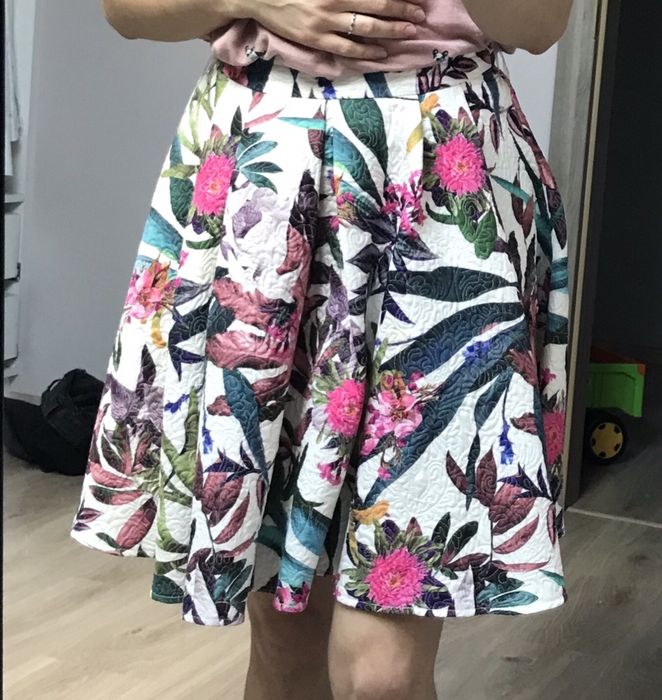 Spódnica mohito wzorzysta kwiaty 34 xs