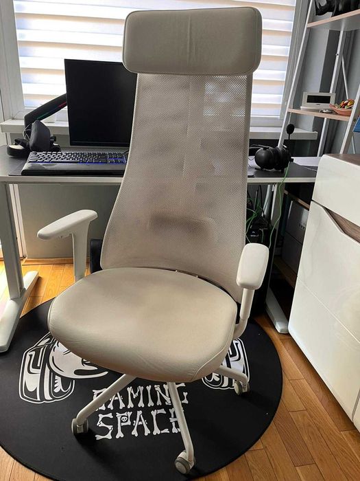 Krzesło biurowe z podłokietnikami ikea JÄRVFJÄLLET