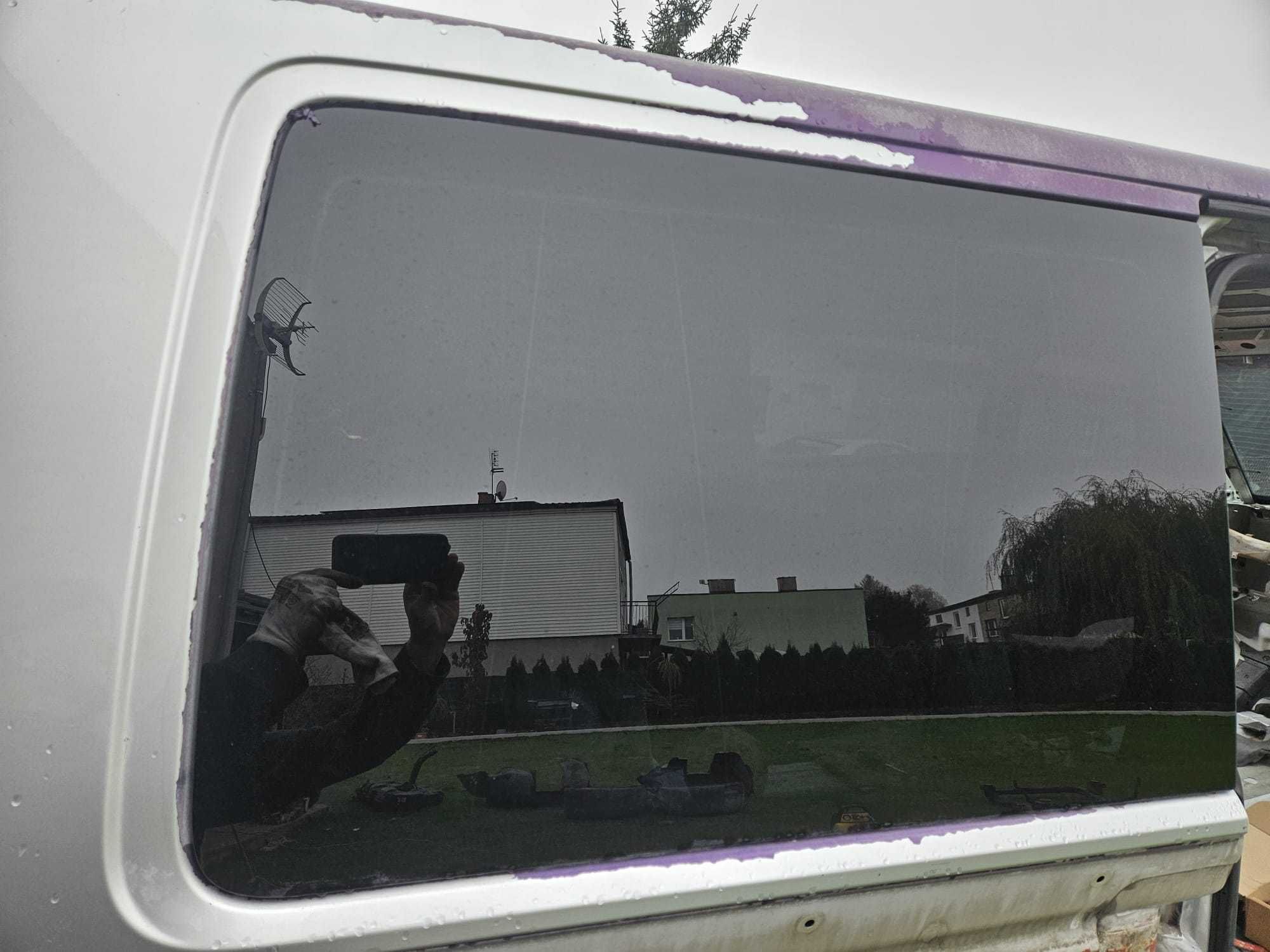 Szyba Boczna Tylna VW T5 Multivan