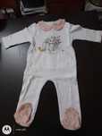 Lindo babygrow Disney Baby  para 6 meses