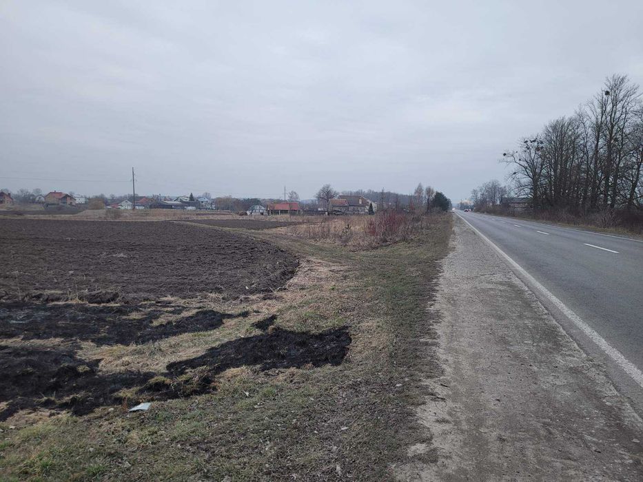 земельна ділянка с. Жовтанці біля траси