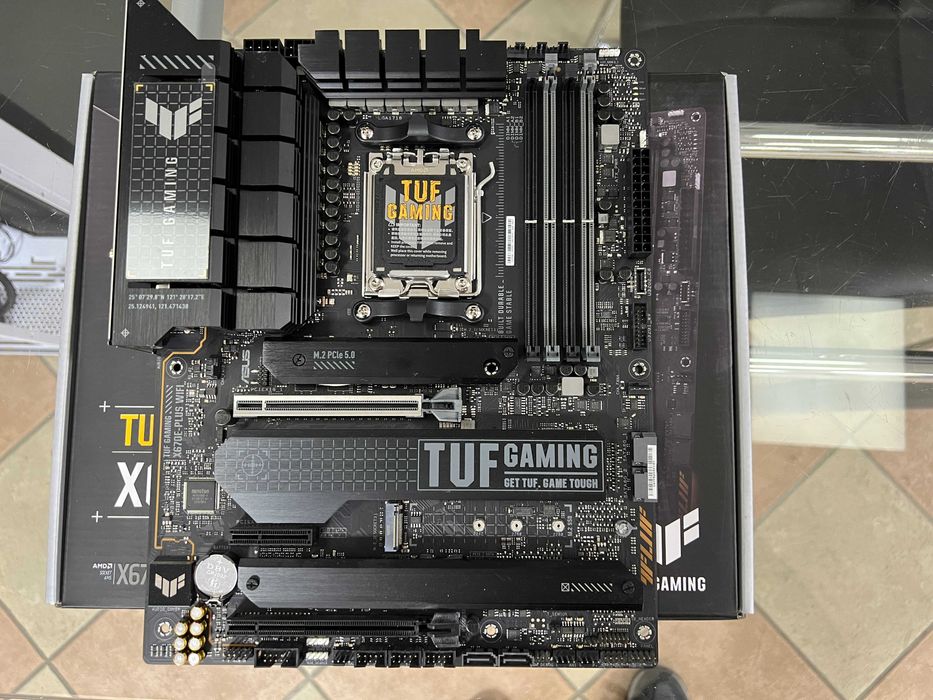 Płyta główna ASUS TUF X670E Plus WIFI AM5 DDR5 - Jak nowa !!!