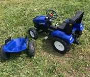 Дитячий педальний трактор з причепом FALK NEW HOLLAND