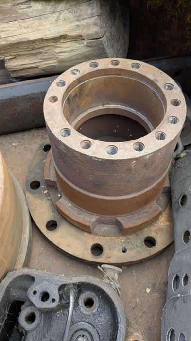 Ступиця, гальмівний барабан Краз