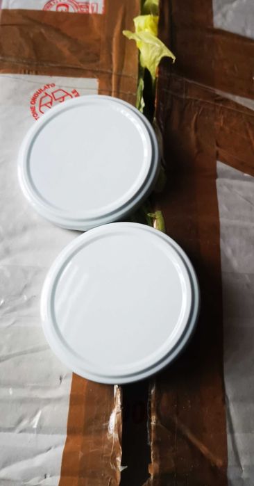 Nakrętki do słoików FI 77 200 szt od majonezu