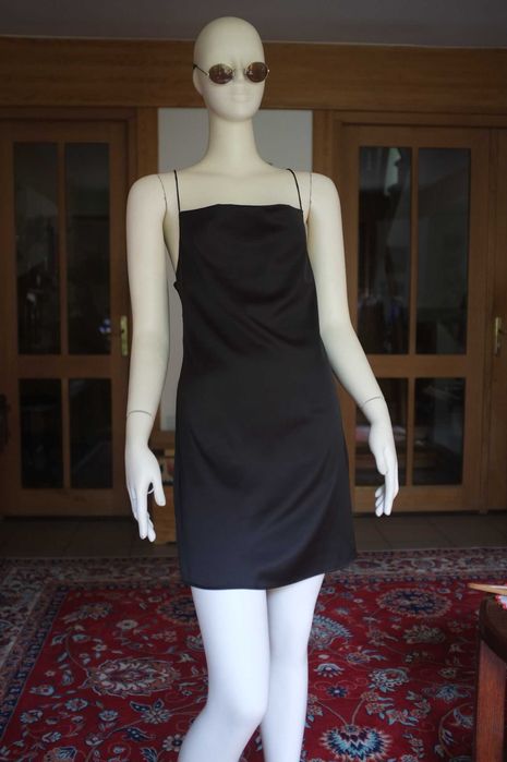 czarna satynowa bieliźniana sukienka NA-KD mini woda slippery