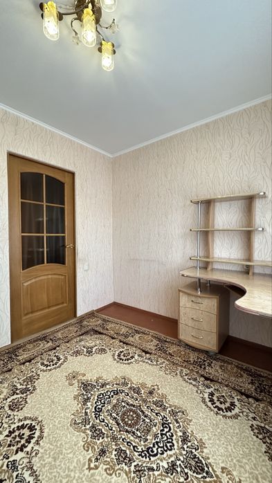 Продаж 3к поруч з центром міста . Міська лікарня