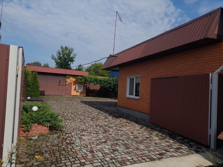 Баня , складські приміщення