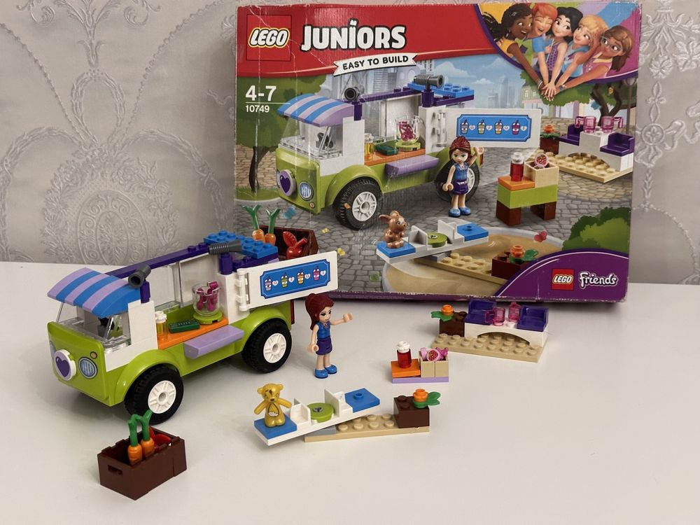 Конструктор Лего LEGO Juniors 10749 магазин машина
