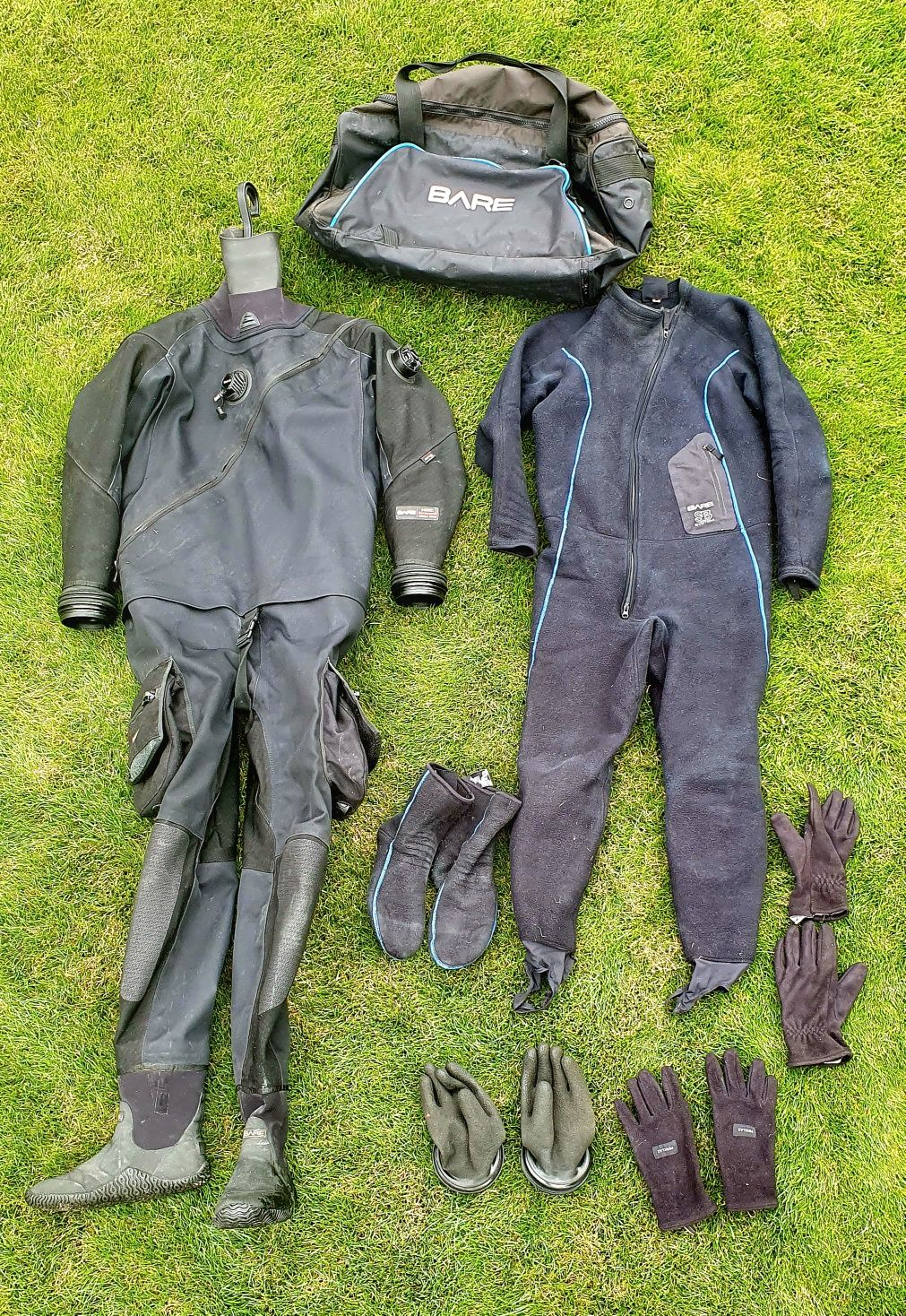 Suchy skafander BARE EXPEDYTION tech dry