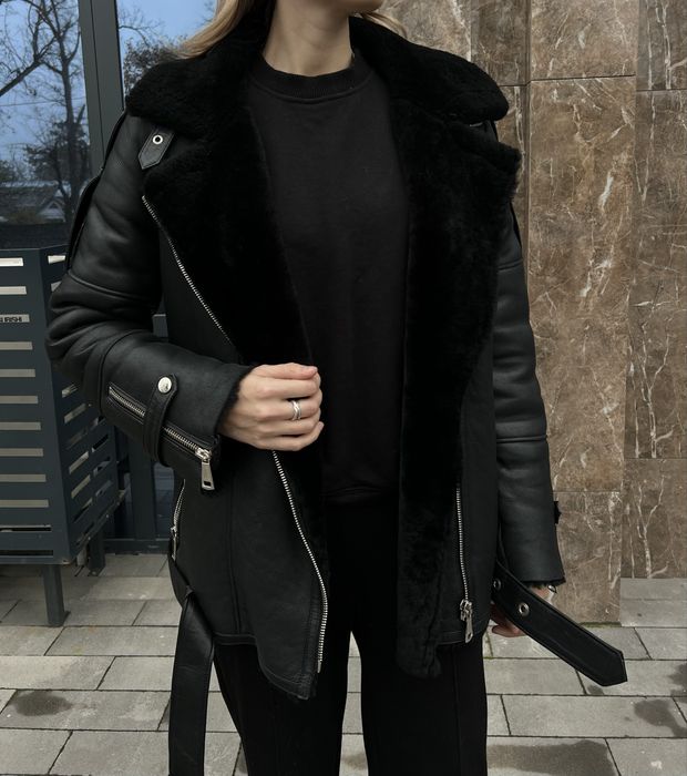 Тепла сучасна Дублянка натуральна чорна