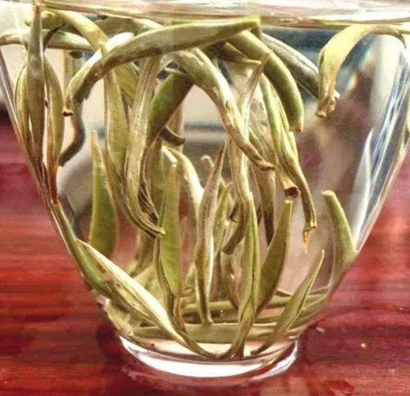Белый чай, серебряные иглы