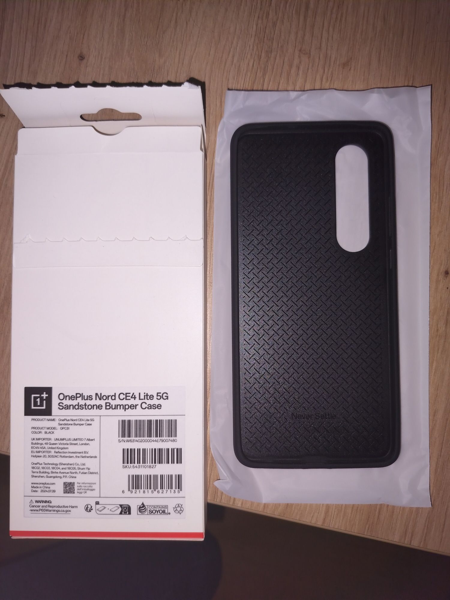 Oryginalne Etui ONEPLUS Sandstone do OnePlus Nord CE 4 Lite Czarny