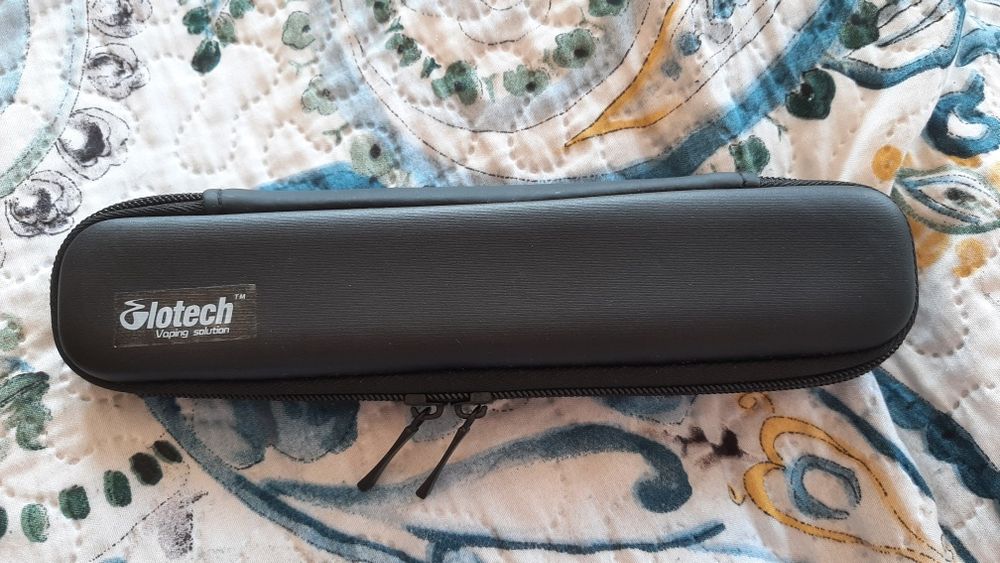 Etui czarne nowe