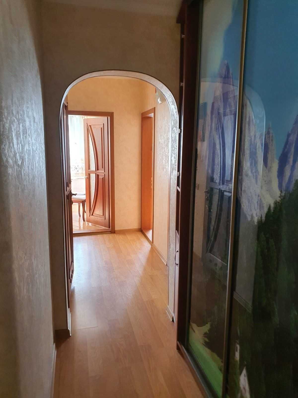 Продам 3к квартиру на Озерній Кап. ремонт!