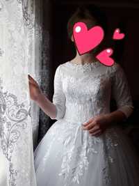 Продаю недорого весільне плаття
