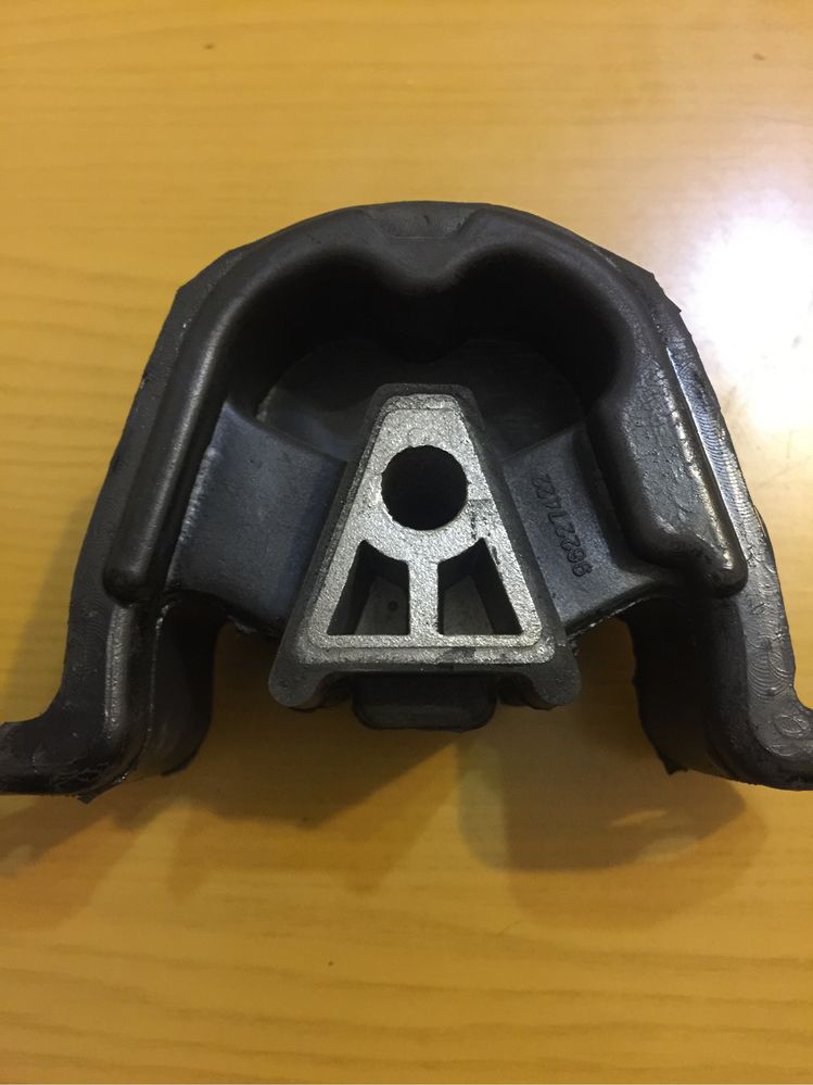 Опора двигуна задня Daewoo Lanos Nexia Sens OE 96227422 GM KOREA