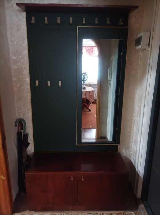 Прихожая СССР мебель наличники зеркала