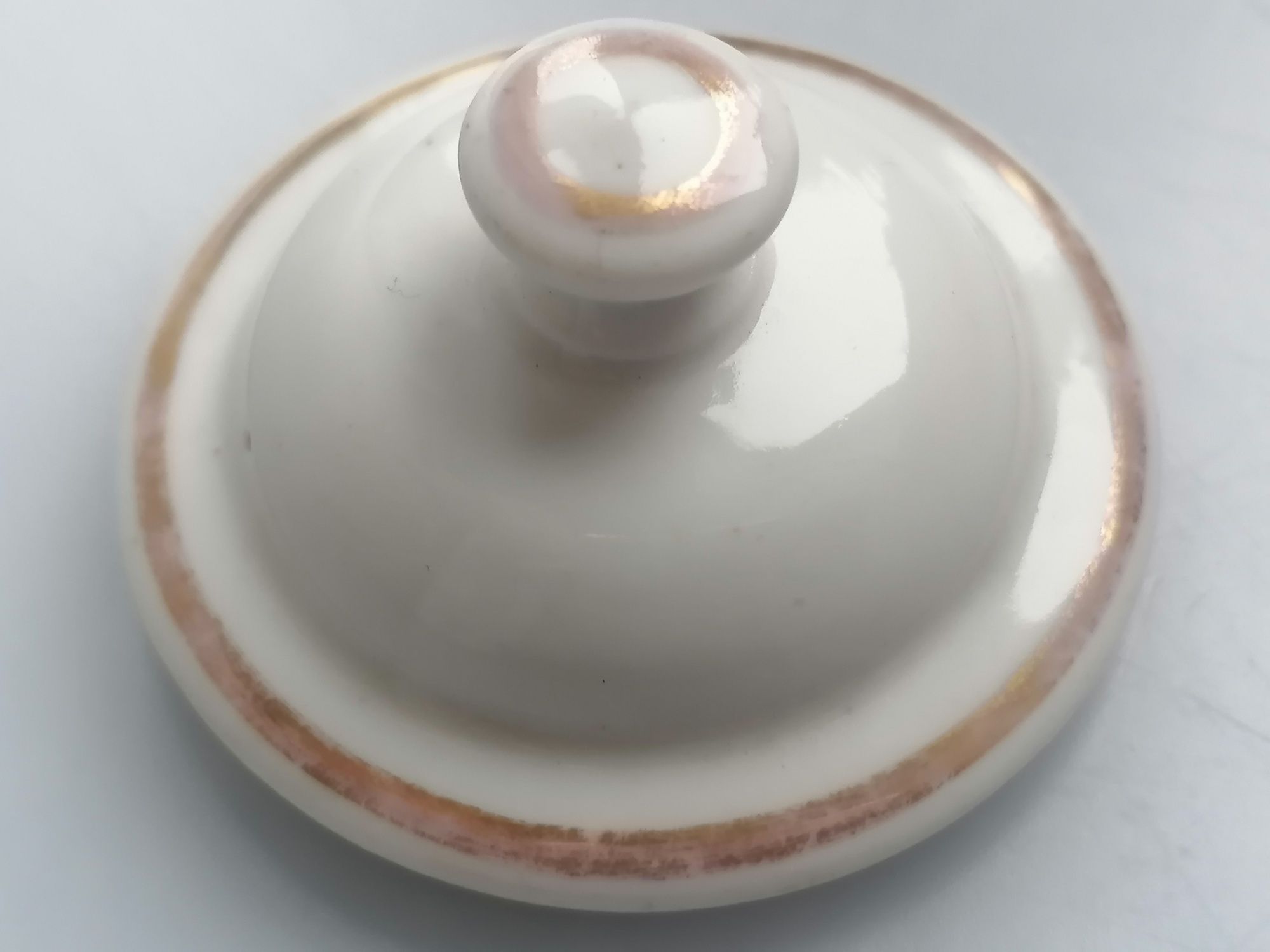 Stary dzbaneczek porcelanowy