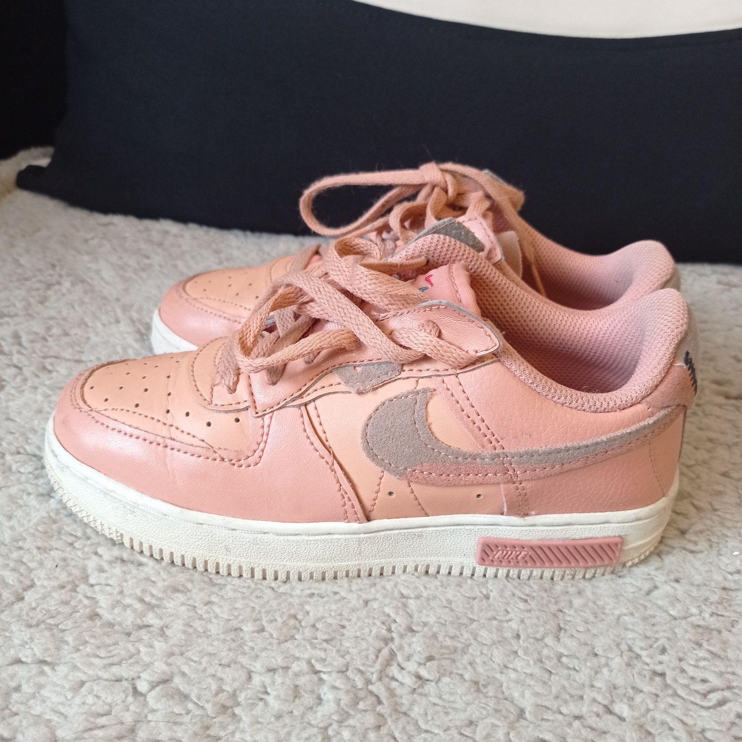 Buty dziewczęce Nike Air Force 1 rozmiar 33. Oryginalne