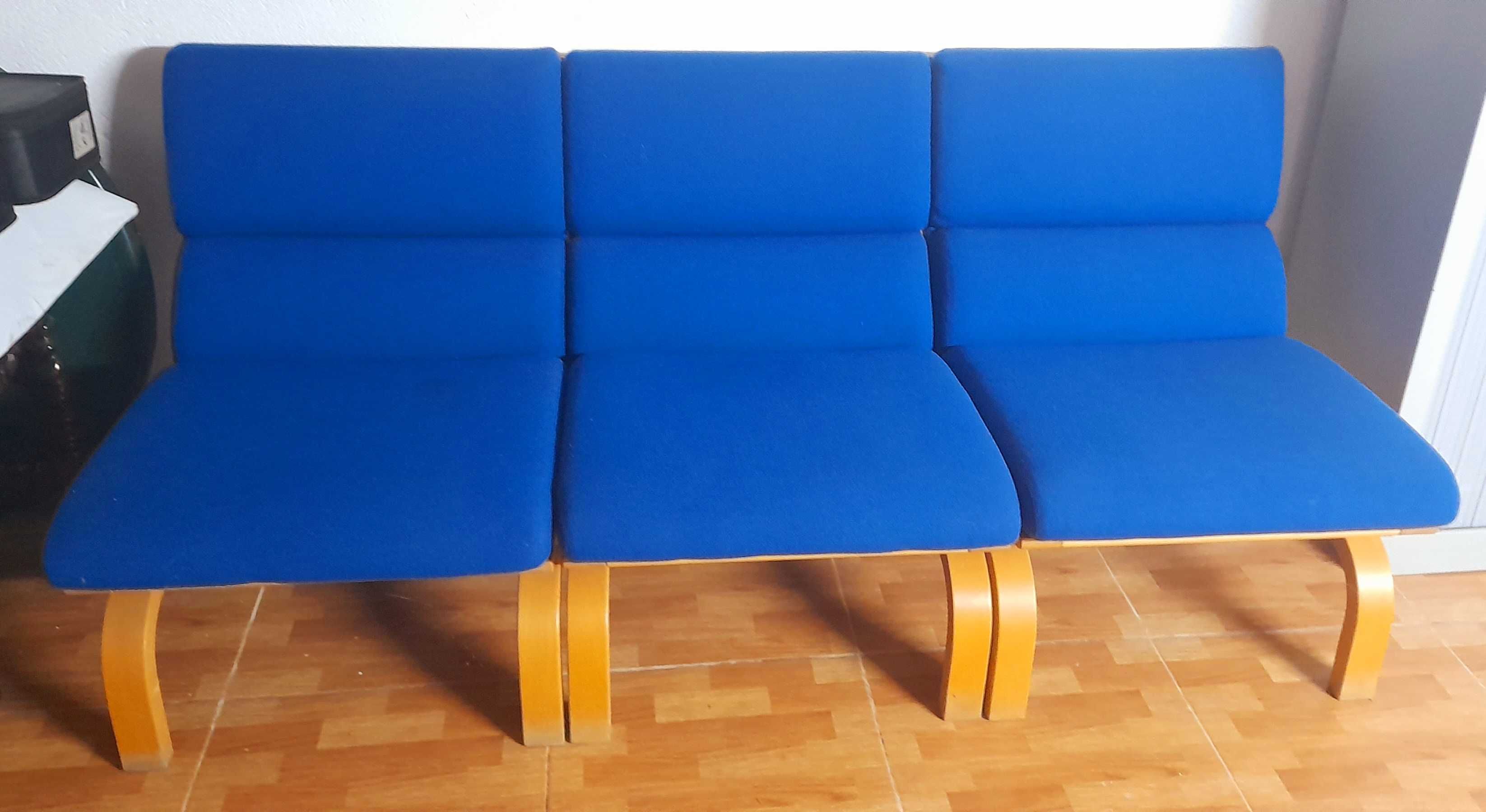3 Cadeirões Azuis