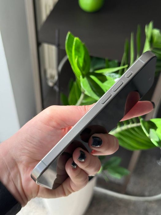 Apple iPhone 15 Pro 256GB Natural. Neverlock. Esim