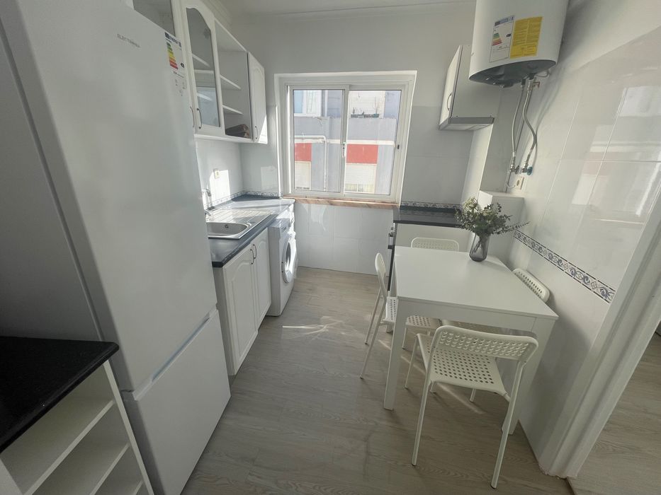 Quarto mobilado Sacavém