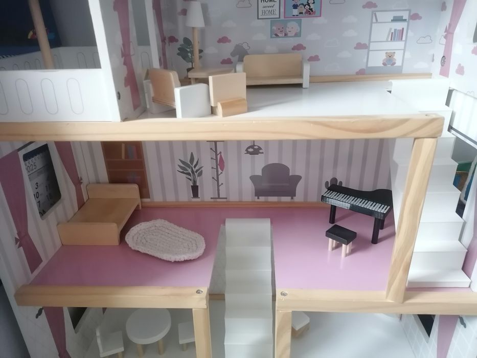 Domek dla lalek z mebelkami
