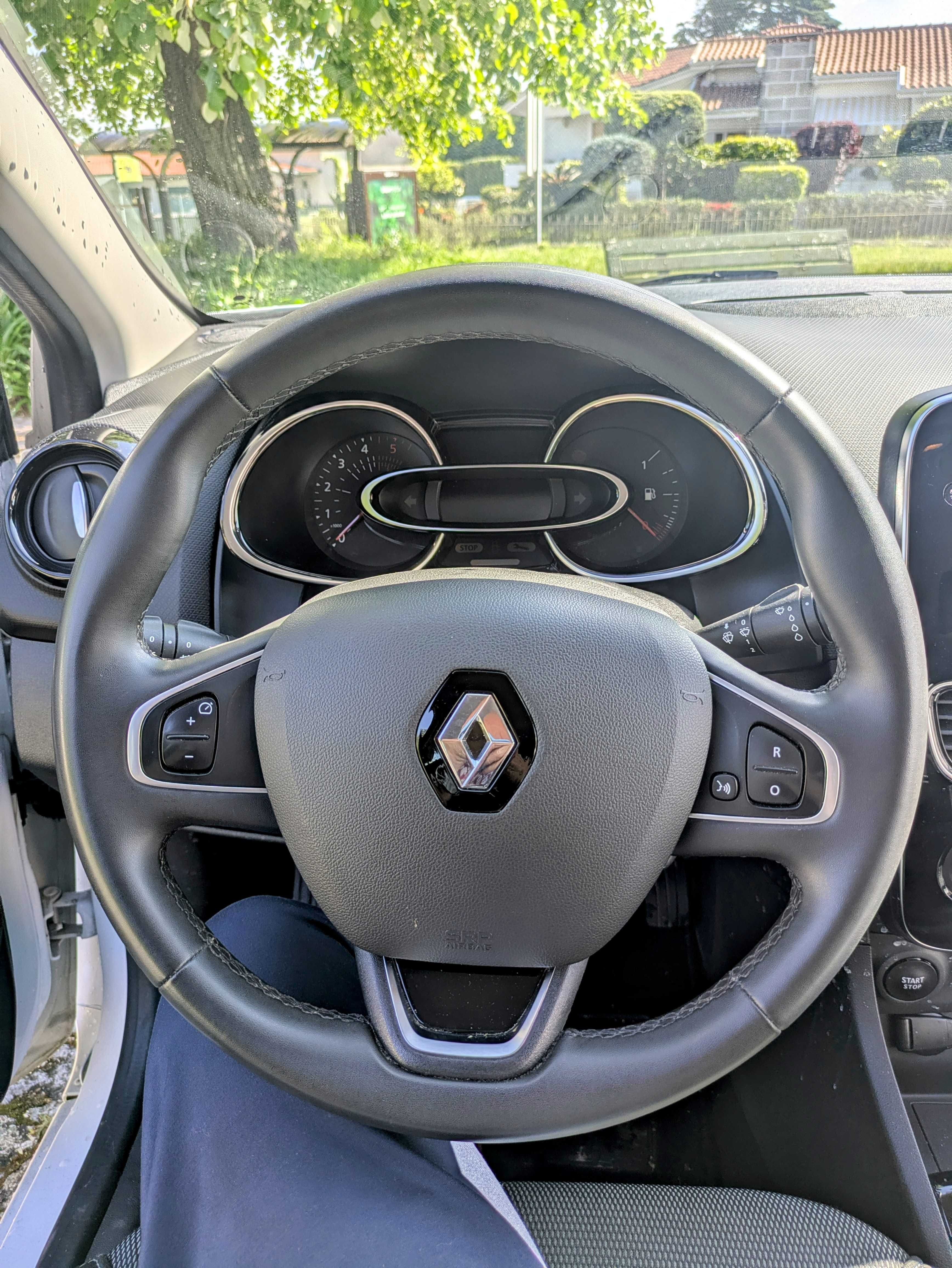 Clio 4 -90 CV SEMI-NOVO 100 KLM