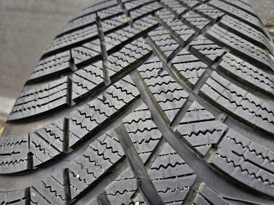 2x Opony zimowe 205/55/16 bardzo ładne 7-8 hankook winter i*cept rs3