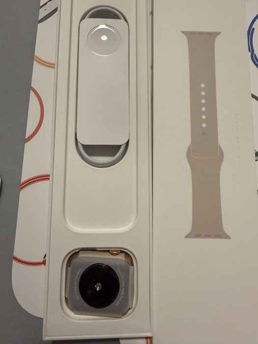 Apple Watch SE 44mm Gold- Novo e Selado (GPS)