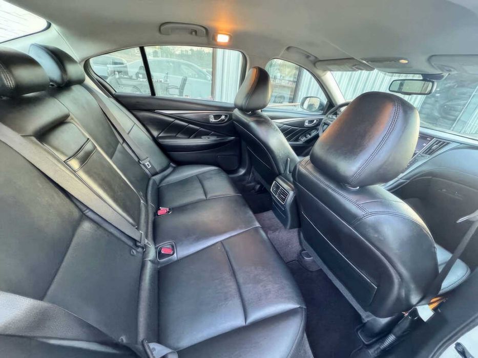 Infiniti Q50      2018