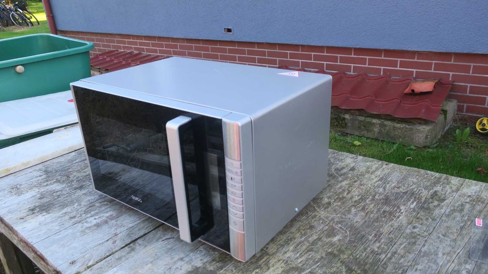 Kuchenka mikrofalowa Quigg MD16550 grill