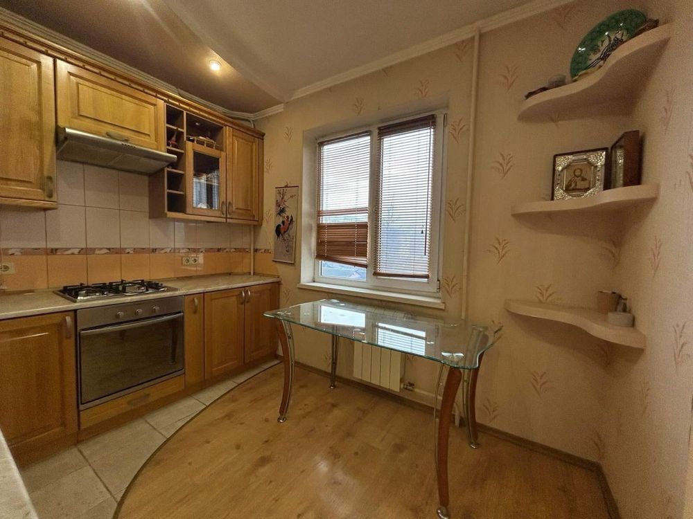 ПРОДАМ 3 кімнатну квартиру на ВАСИЛЯ СТУСА