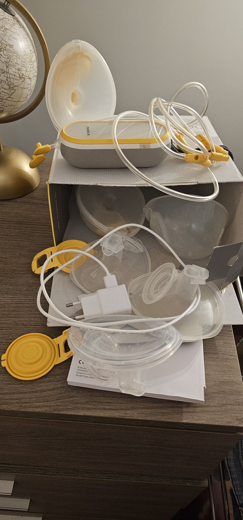 Medela usada poucas vezes varios acessorios
