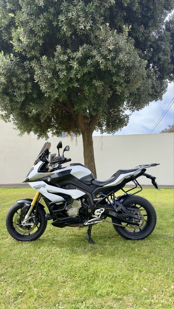 Bmw s1000 XR com malas