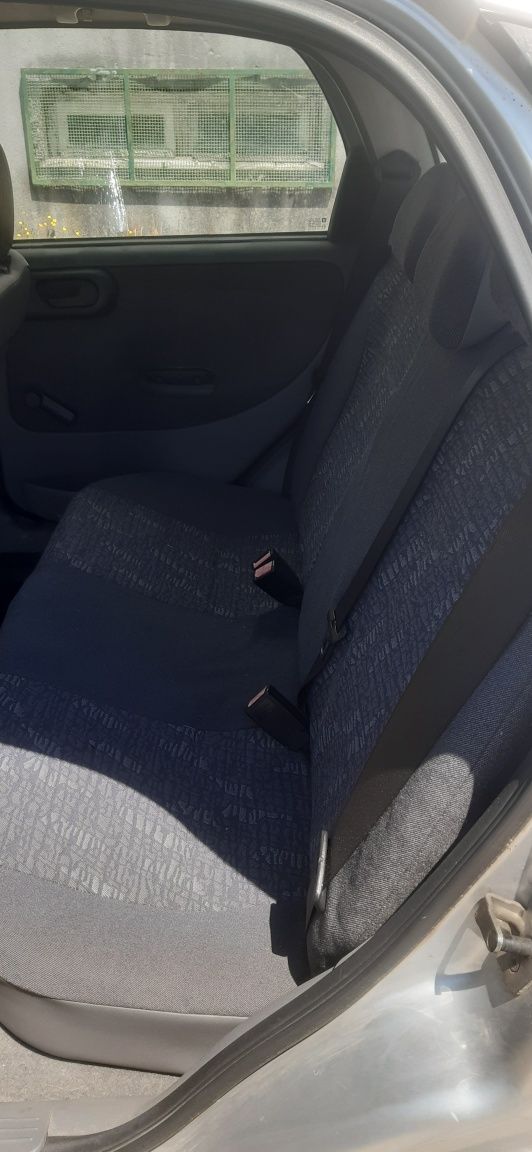 Opel corsa em ótimo estado.