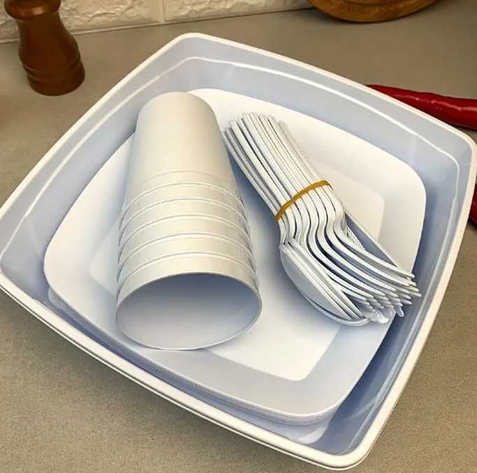 Набір пластикового посуду для пікніка 32 предмета