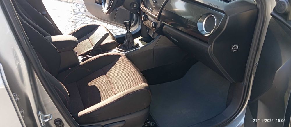 Toyota Auris 1.4 D4D com 139000 km