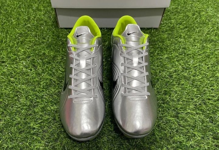 Nike Mercurial R9