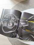 Catálogos originais Alfa Romeu 4C e Abarth 595