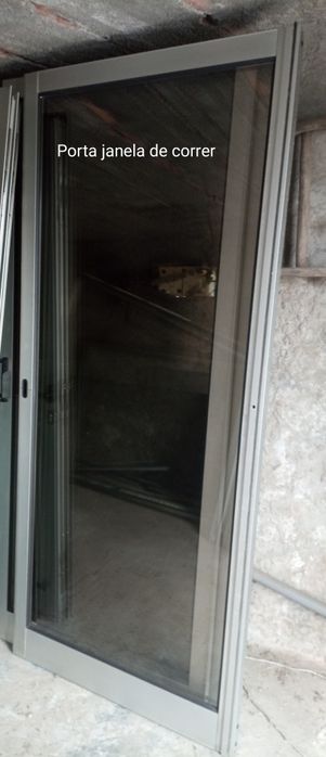 Portas , janelas e estores em alumínio