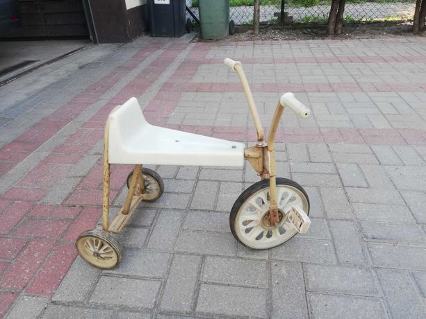 Stary rowerek dziecięcy PRL