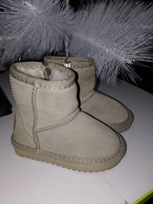 Продам детские угги 22 размер