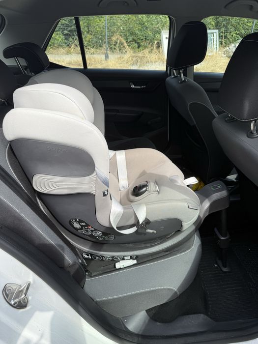 Fotelik samochodowy Cybex Sirona S2 i-Size Grey 0-18 kg
