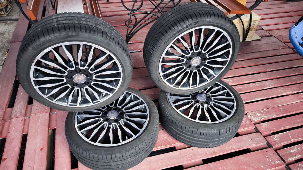 Продам диски на Mercedes R18