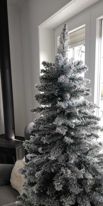 Árvore de Natal com Neve Artificial