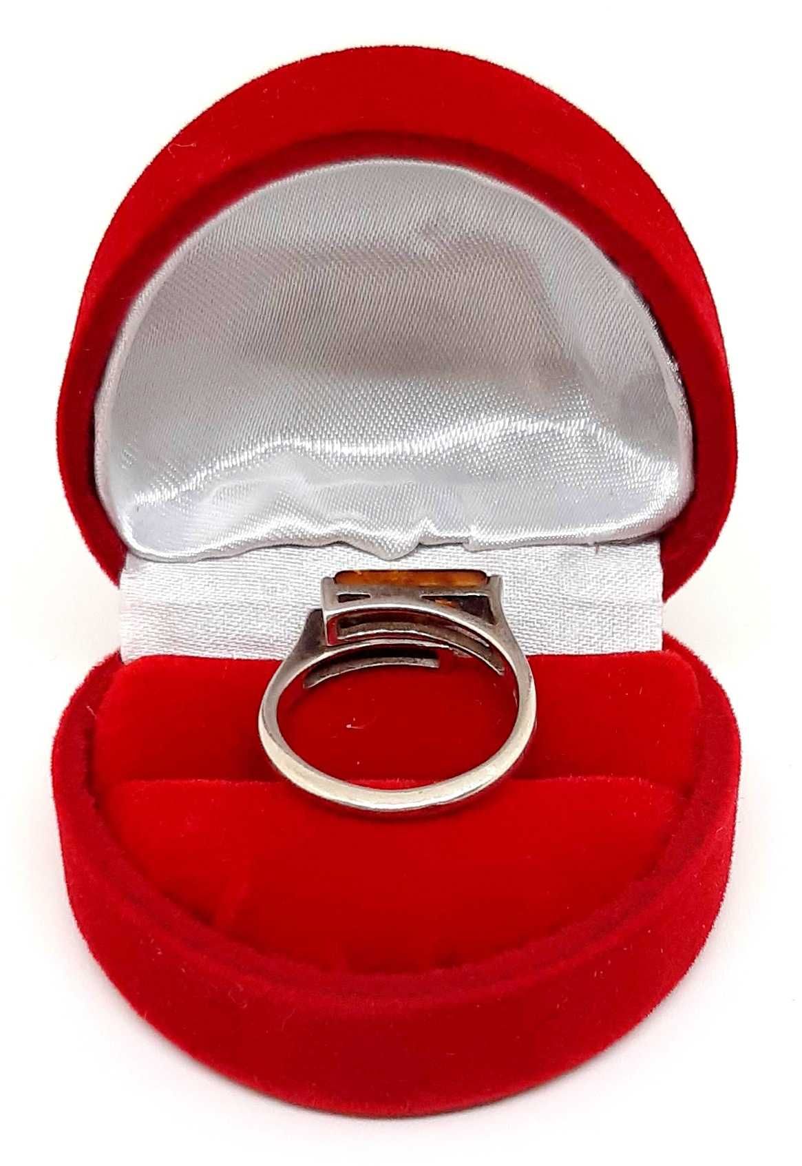 Srebrny pierścionek Bursztyn Cyrkonie PR.925 W:3,04gr R.12 InterSKLEP