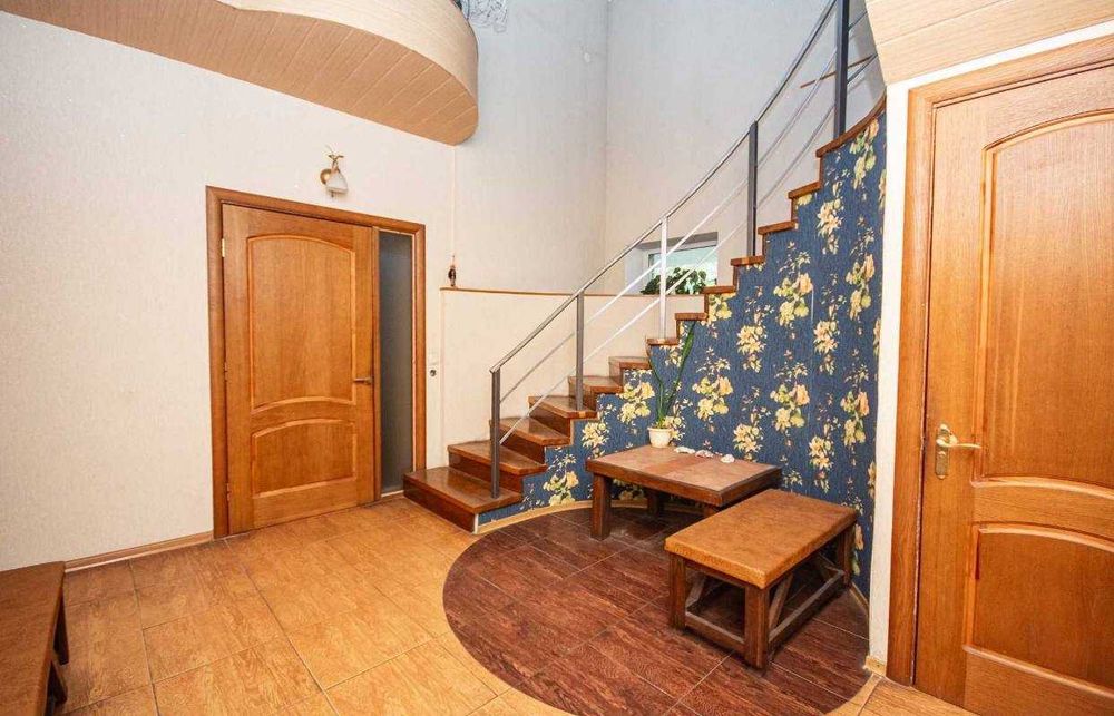 Просторий будинок у котеджному містечку “Дідовиця”, Вишгород